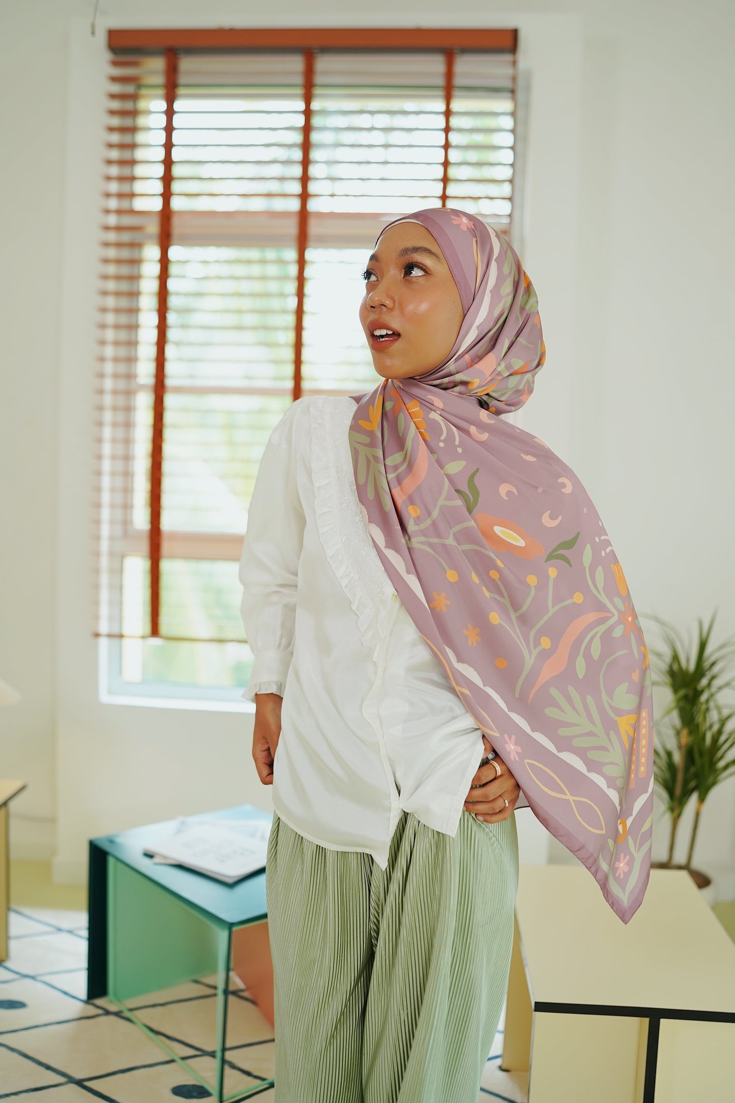 Berangan Shawl (Plum)