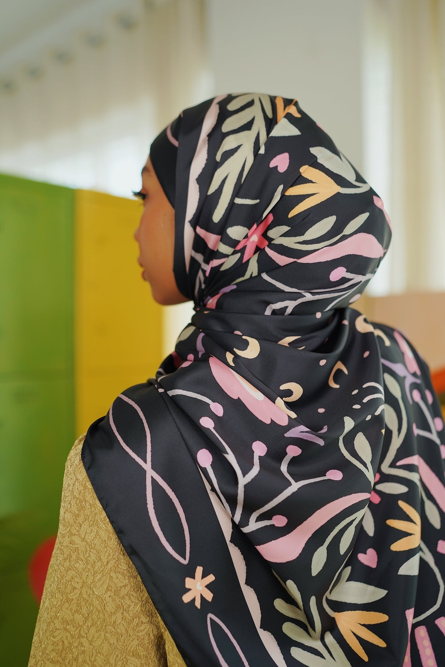 Berangan Shawl (Black)