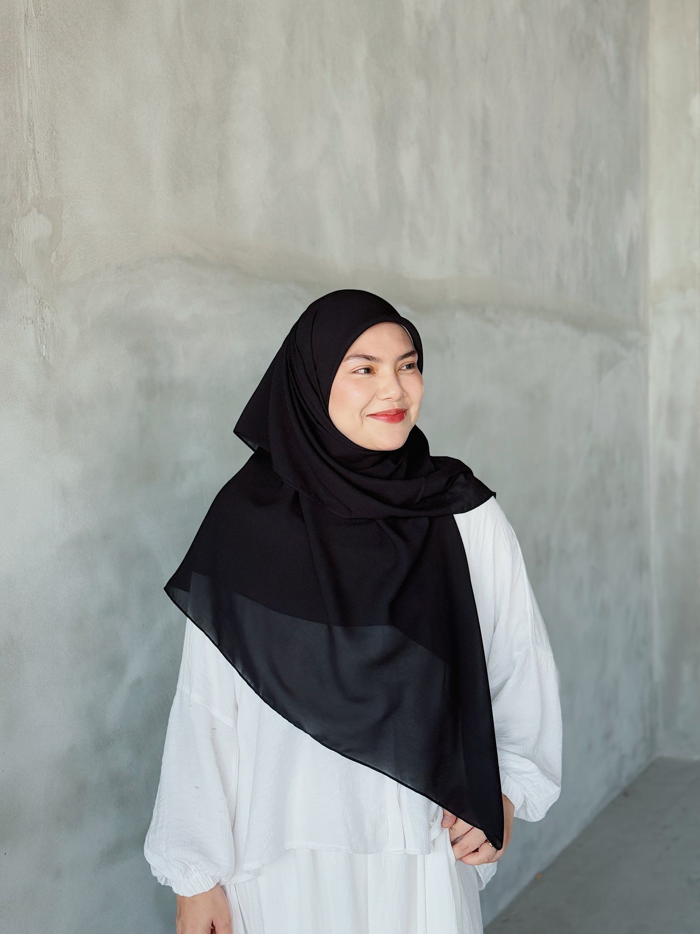 Biasa Chiffon Square (Black)