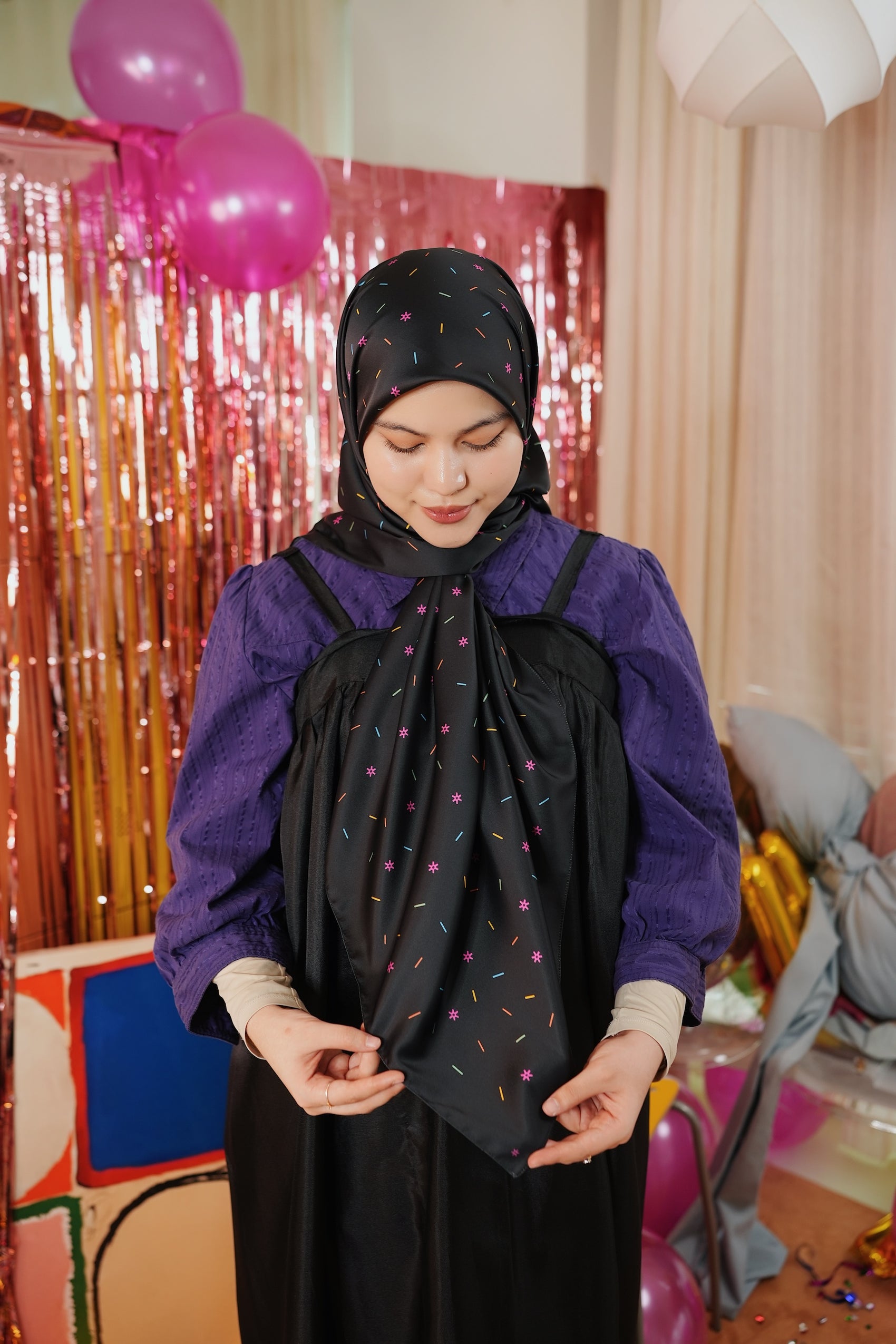 Confetti Square (Black)