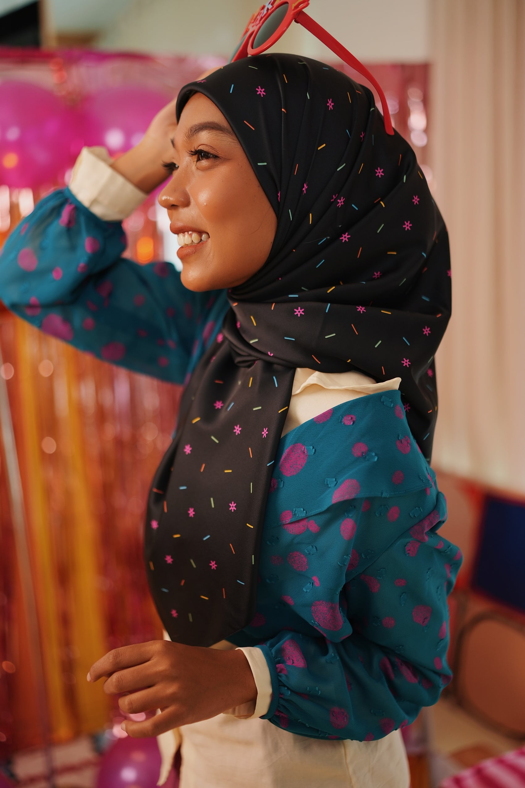 Confetti Square (Black)