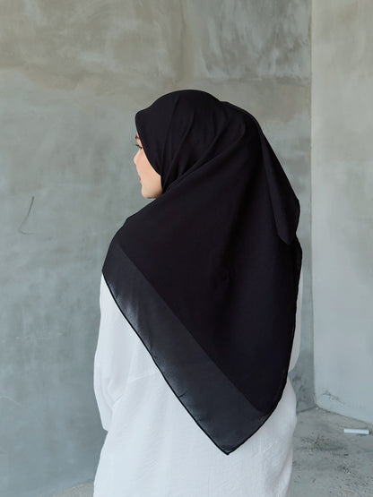 Biasa Chiffon Square (Black)