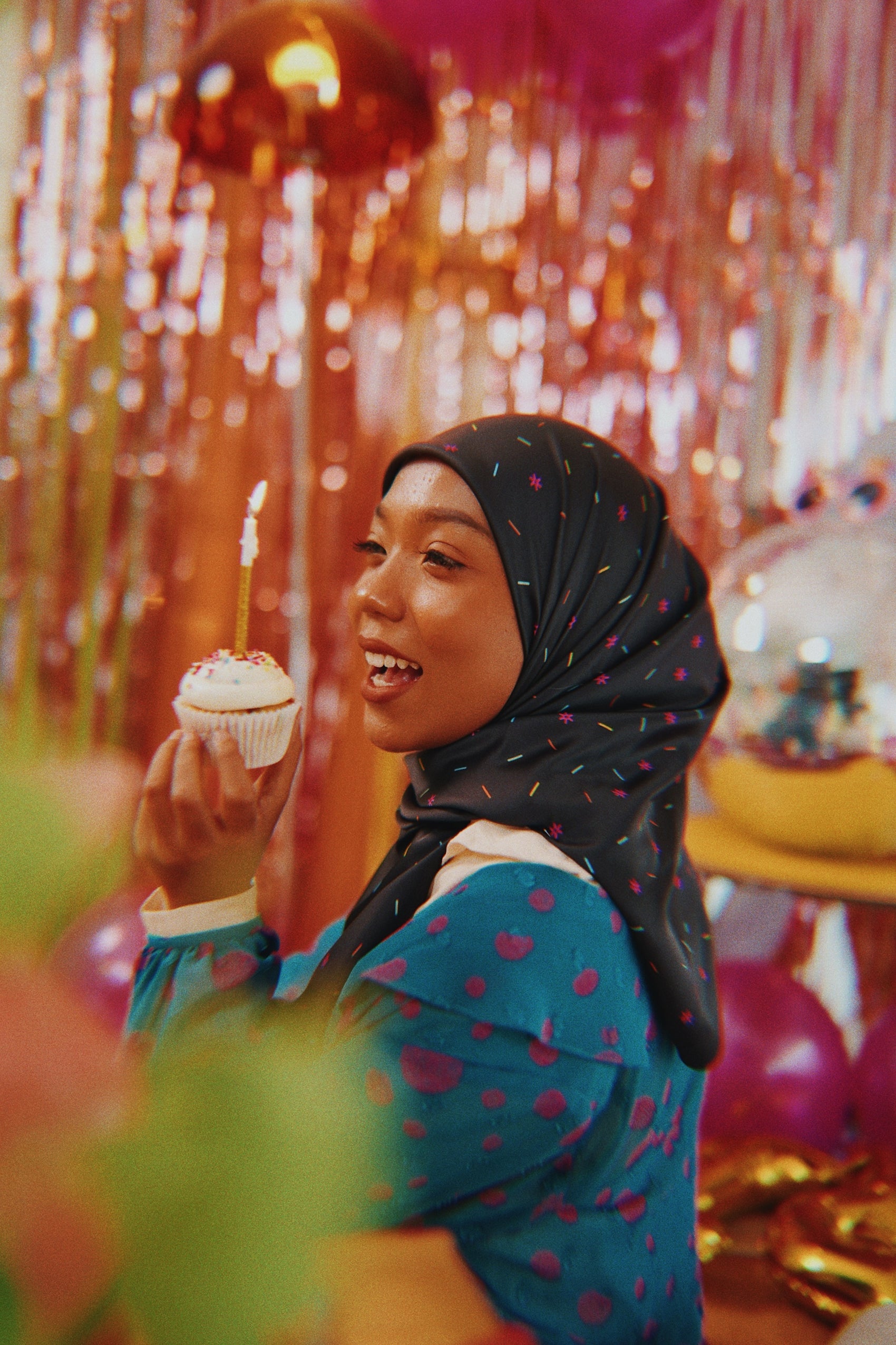 Confetti Square (Black)