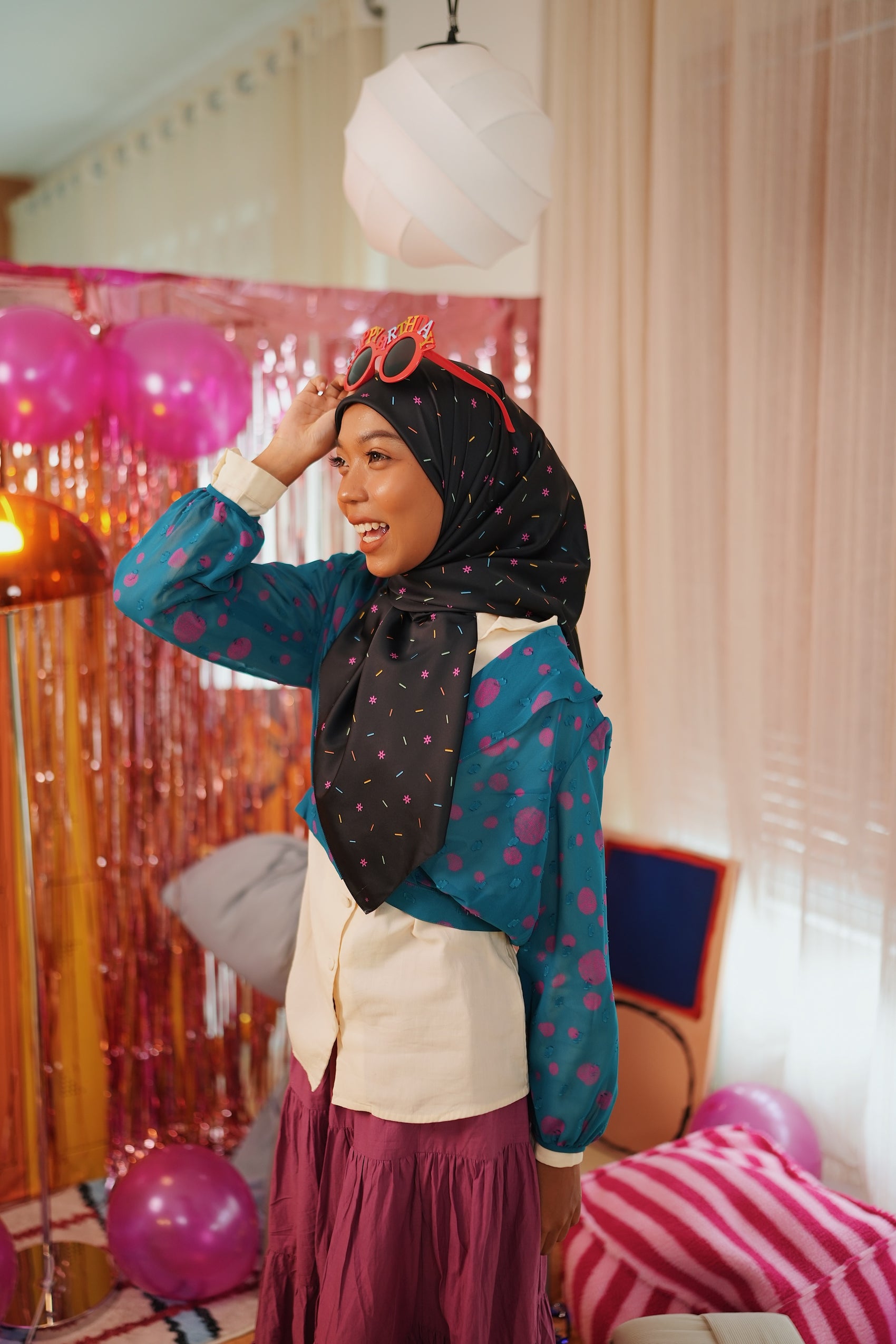 Confetti Square (Black)