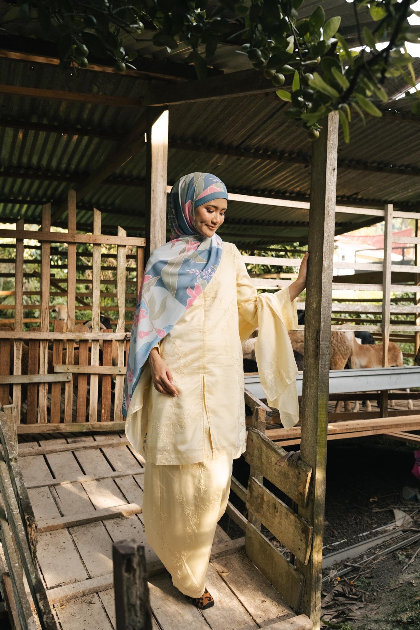 Batik Shawl (Pulang)